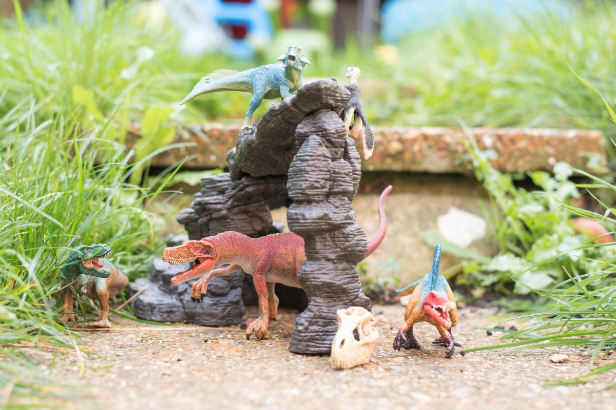 schleich dinosaurs cave set and hand painted figures